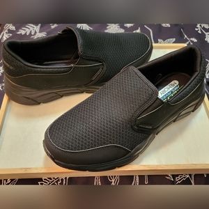 Sketchers Relaxed Fit Memory Foam Sneakers